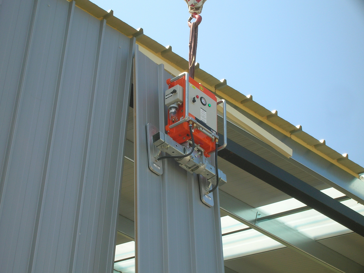 CladBoy vacuum lifter for sandwich panels and more VIAVAC